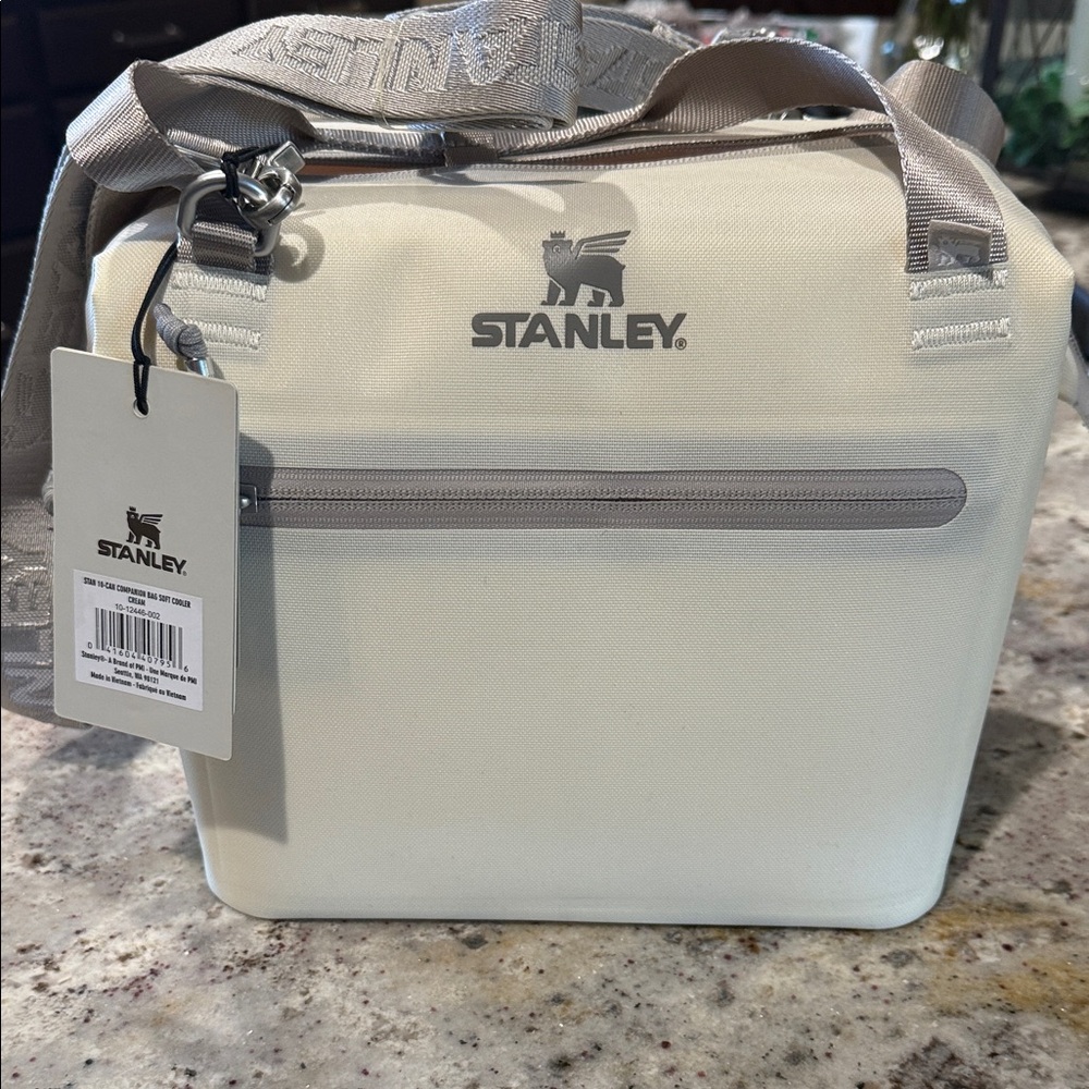 Stanley Cream and Gray insulated lunch bag